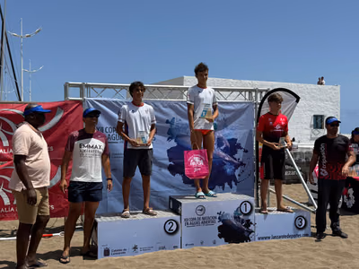Imagen 5 de Nadamás brilla en la XVI Travesía EMMAX Playa Honda 2026 con seis victorias y una participación masiva