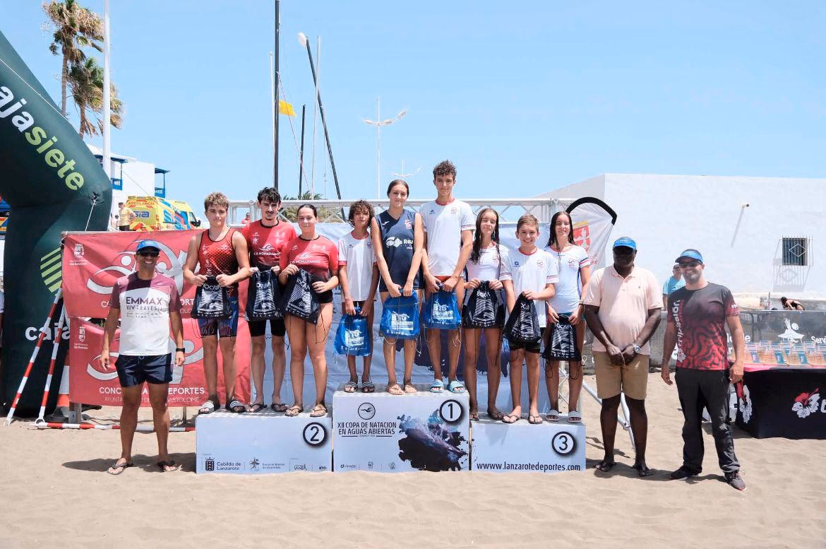 Fotografía 8 de Nadamás brilla en la XVI Travesía EMMAX Playa Honda 2026 con seis victorias y una participación masiva