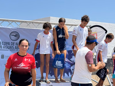 Imagen 9 de Nadamás brilla en la XVI Travesía EMMAX Playa Honda 2026 con seis victorias y una participación masiva